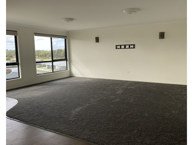 1 Rowena Court, Devonport TAS 7310