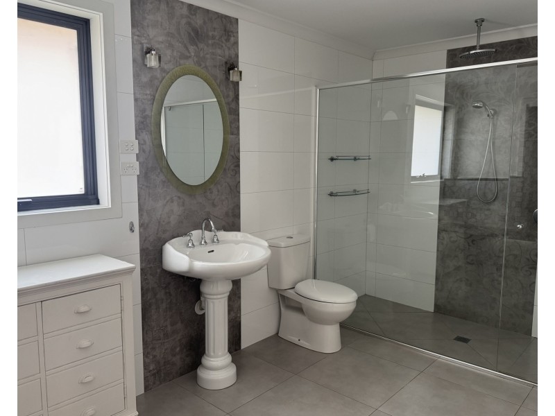 1 Rowena Court, Devonport TAS 7310