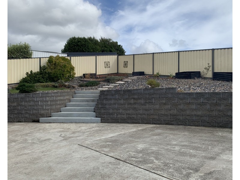 1 Rowena Court, Devonport TAS 7310