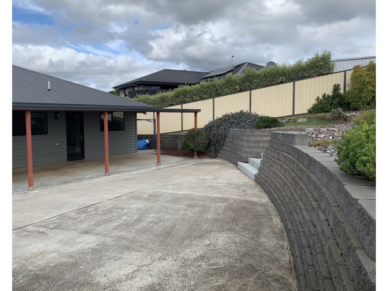 1 Rowena Court, Devonport TAS 7310