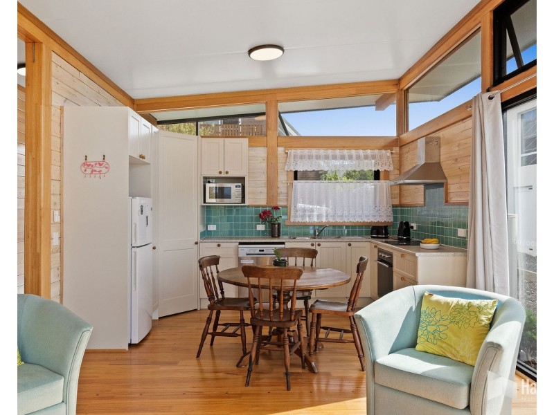 3 Hawley Esplanade, Hawley Beach TAS 7307