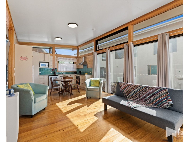 3 Hawley Esplanade, Hawley Beach TAS 7307