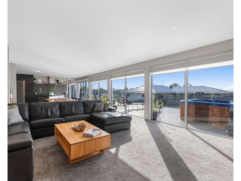 13 Hedstrom Drive, Stony Rise TAS 7310