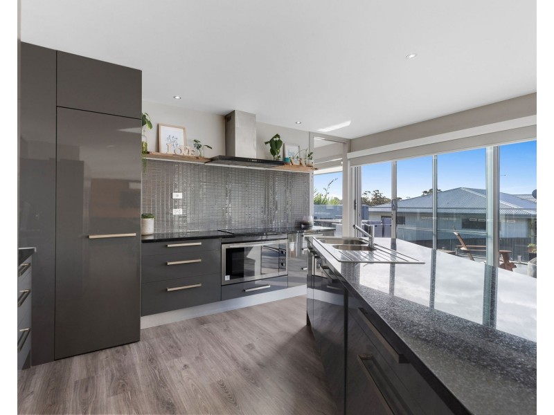 13 Hedstrom Drive, Stony Rise TAS 7310