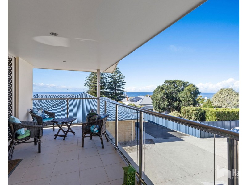 4/20 Main Road, Penguin TAS 7316