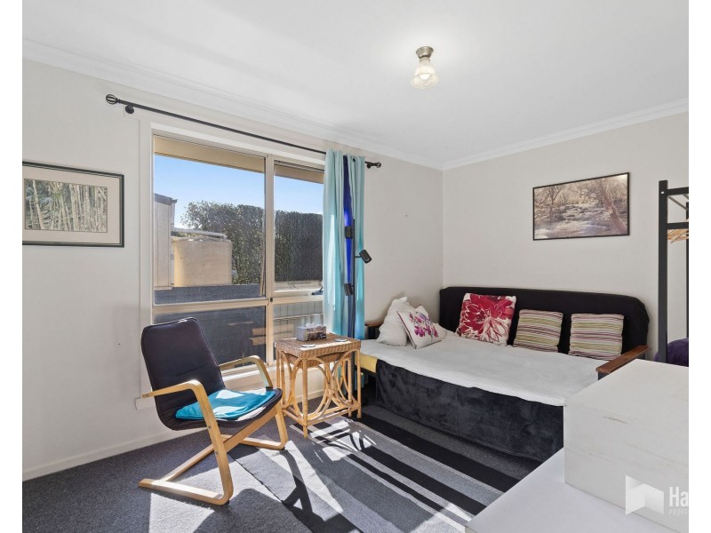 4/20 Main Road, Penguin TAS 7316