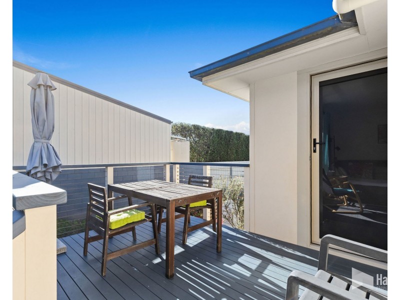 4/20 Main Road, Penguin TAS 7316
