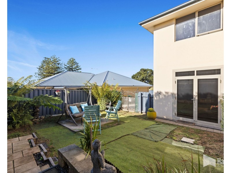 4/20 Main Road, Penguin TAS 7316