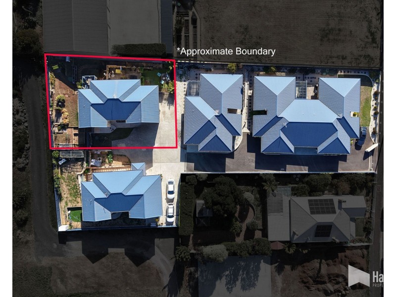 4/20 Main Road, Penguin TAS 7316