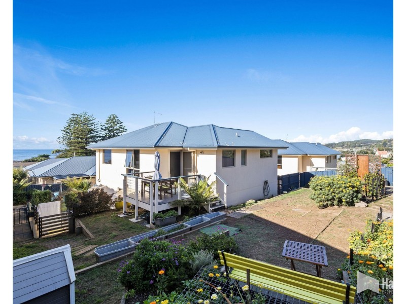 4/20 Main Road, Penguin TAS 7316