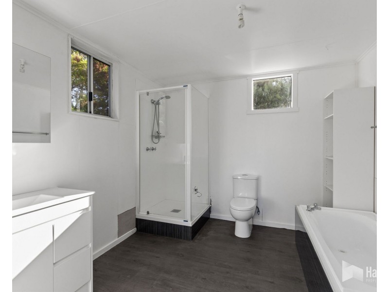 10 Bundarra Drive, Squeaking Point TAS 7307
