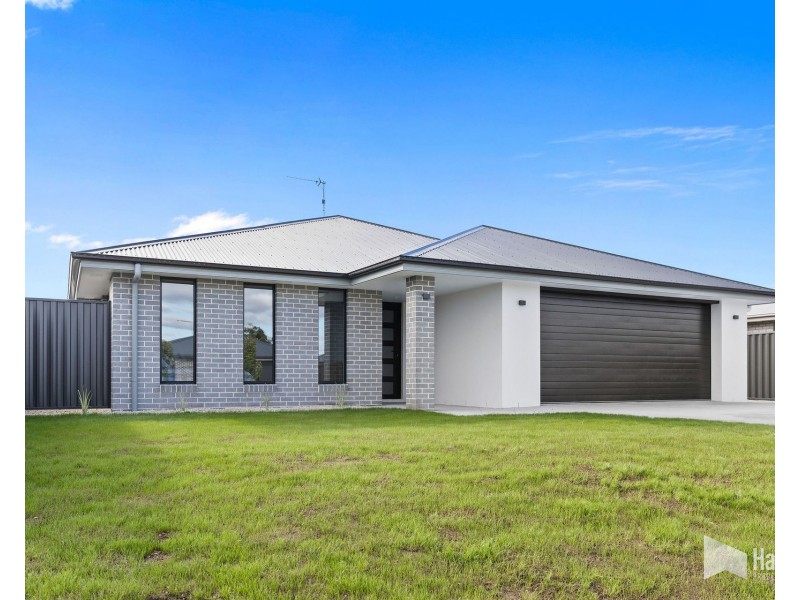 33 Magnolia Avenue, Latrobe TAS 7307