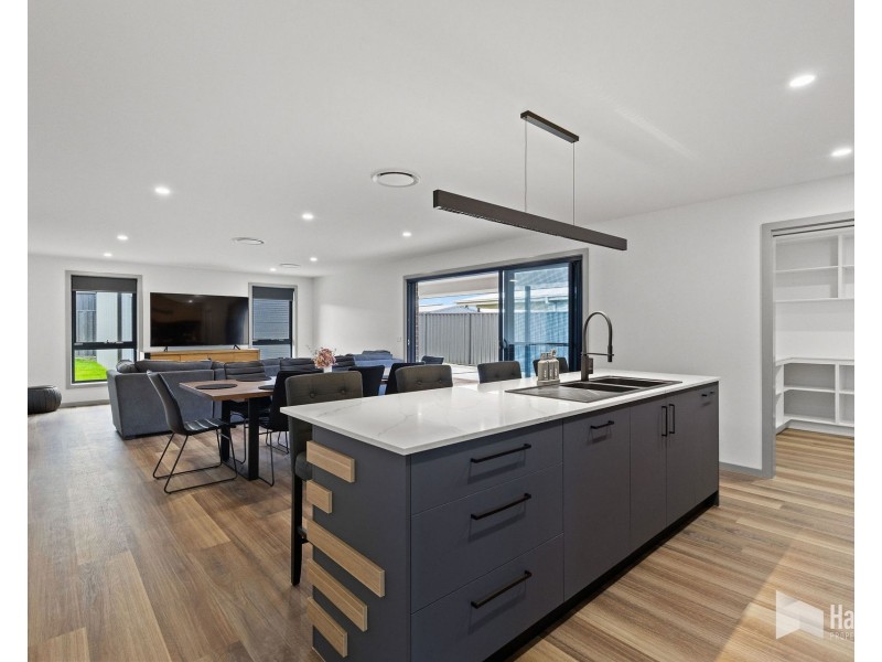 33 Magnolia Avenue, Latrobe TAS 7307