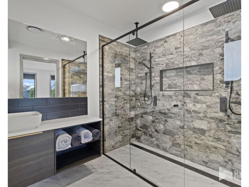 33 Magnolia Avenue, Latrobe TAS 7307