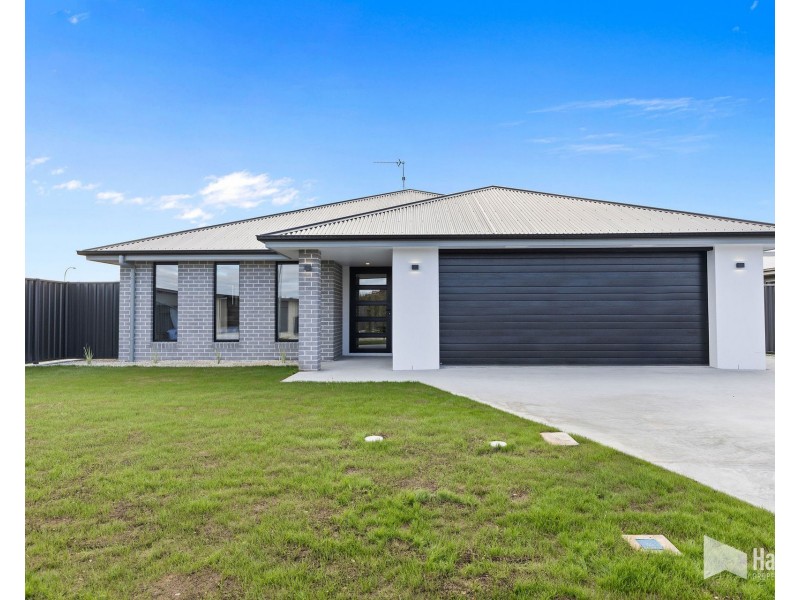 33 Magnolia Avenue, Latrobe TAS 7307