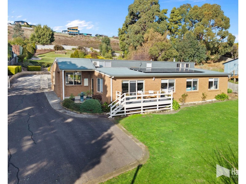 31 River Road, Ambleside TAS 7310