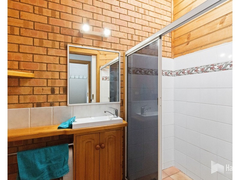 31 River Road, Ambleside TAS 7310