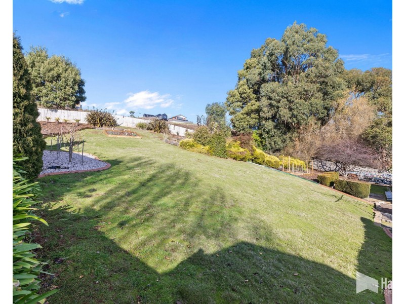 31 River Road, Ambleside TAS 7310