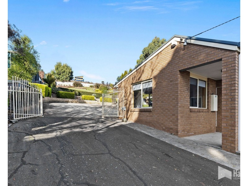 31 River Road, Ambleside TAS 7310