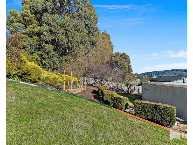 31 River Road, Ambleside TAS 7310