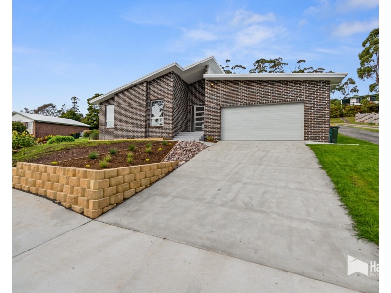 65 River Road, Ambleside TAS 7310