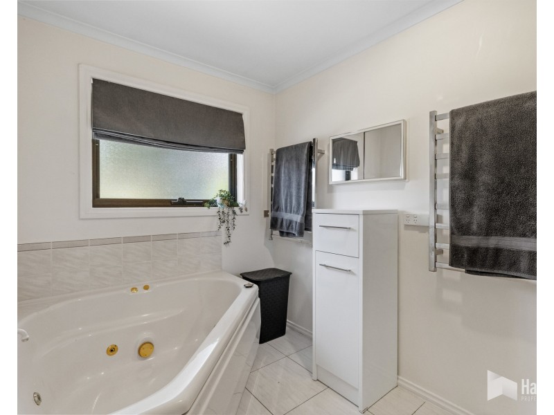 38  Winifred Avenue, Acacia Hills TAS 7306