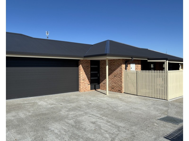 2/10 Sandwood Place, East Devonport TAS 7310