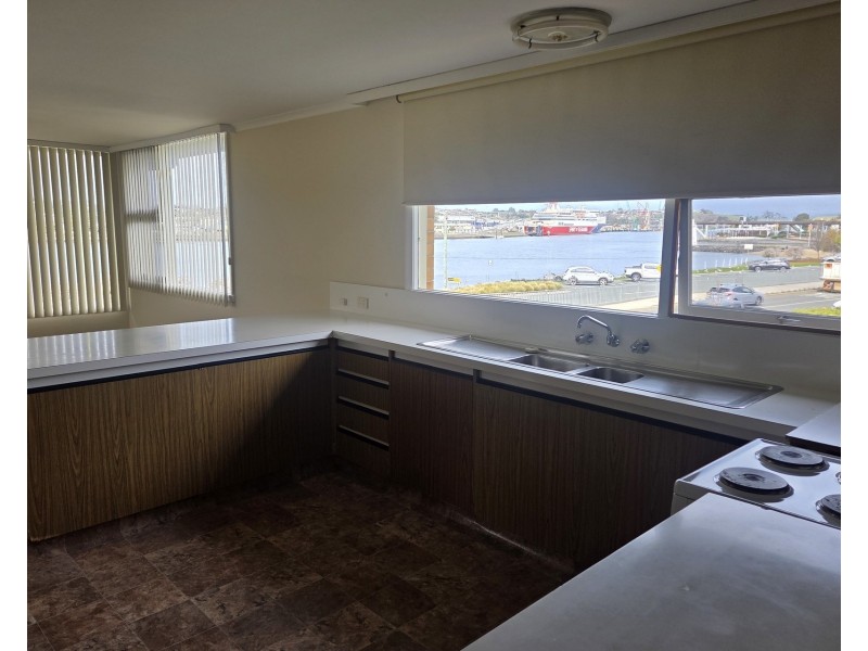 1/12 Victoria Parade, Devonport TAS 7310