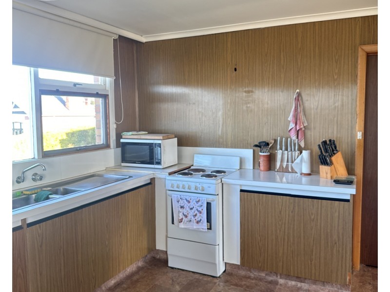 1/12 Victoria Parade, Devonport TAS 7310