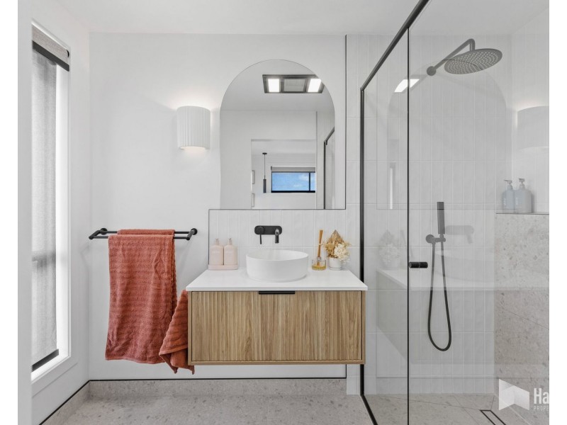 2 Woorack Place, Miandetta TAS 7310