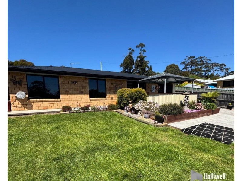 43 River Road, Ambleside TAS 7310