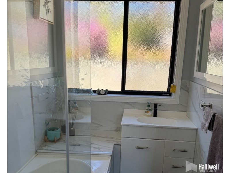 43 River Road, Ambleside TAS 7310