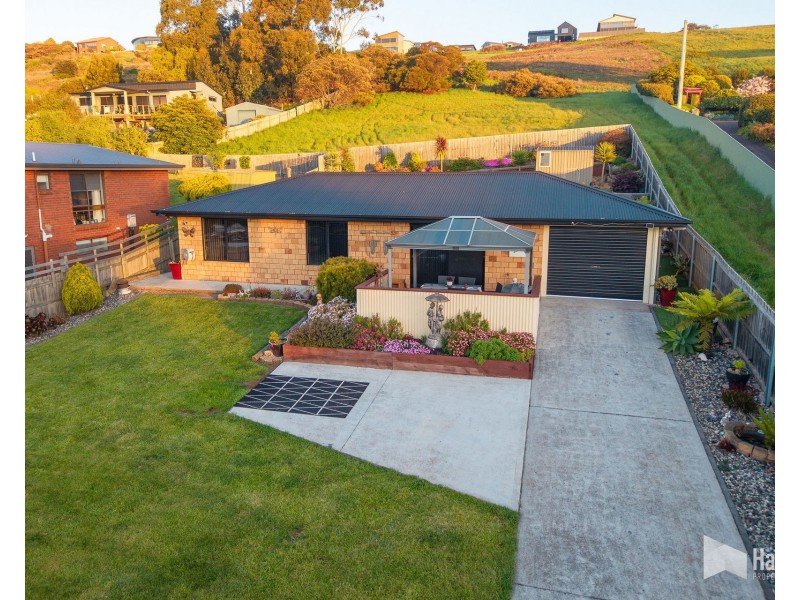 43 River Road, Ambleside TAS 7310