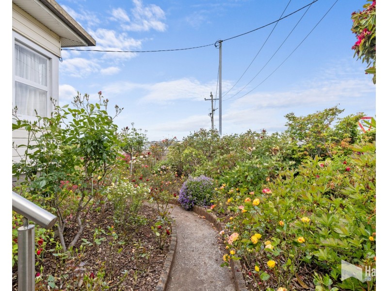 74 Middle Road, Devonport TAS 7310
