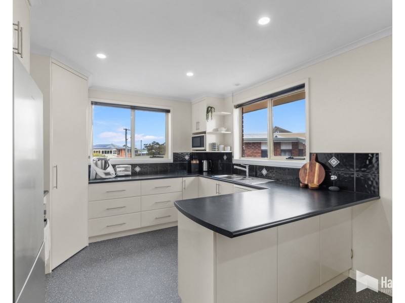2 Glen Court, Devonport TAS 7310