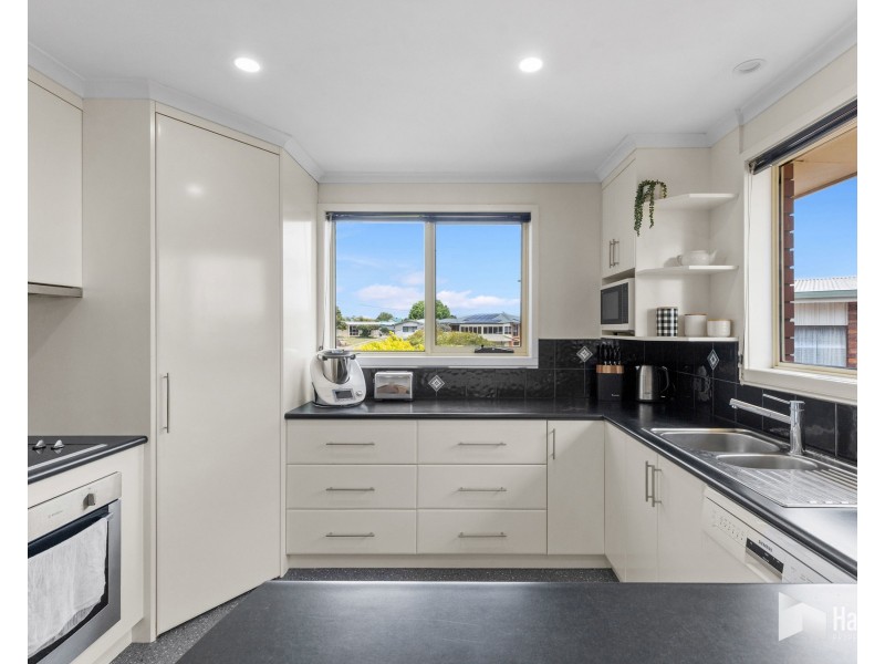 2 Glen Court, Devonport TAS 7310