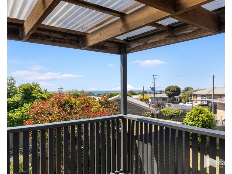 2 Glen Court, Devonport TAS 7310