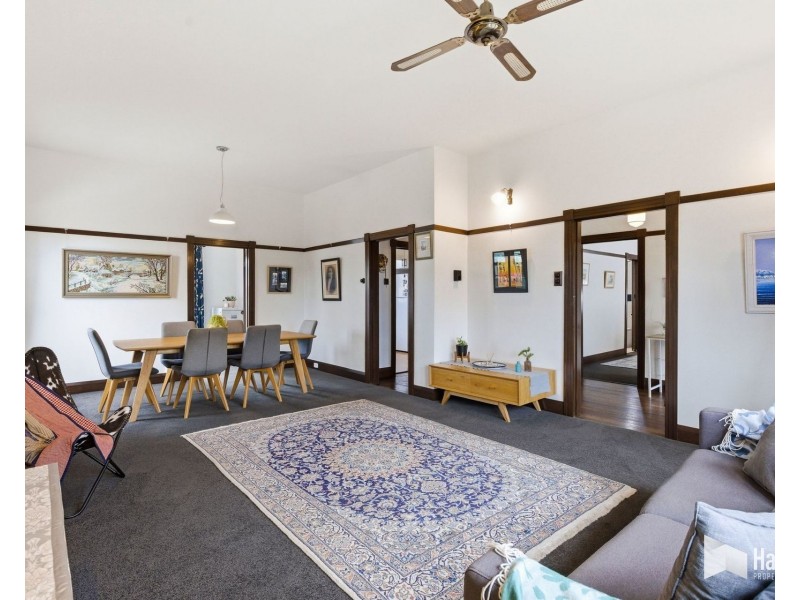 11 Hilltop Avenue, Devonport TAS 7310