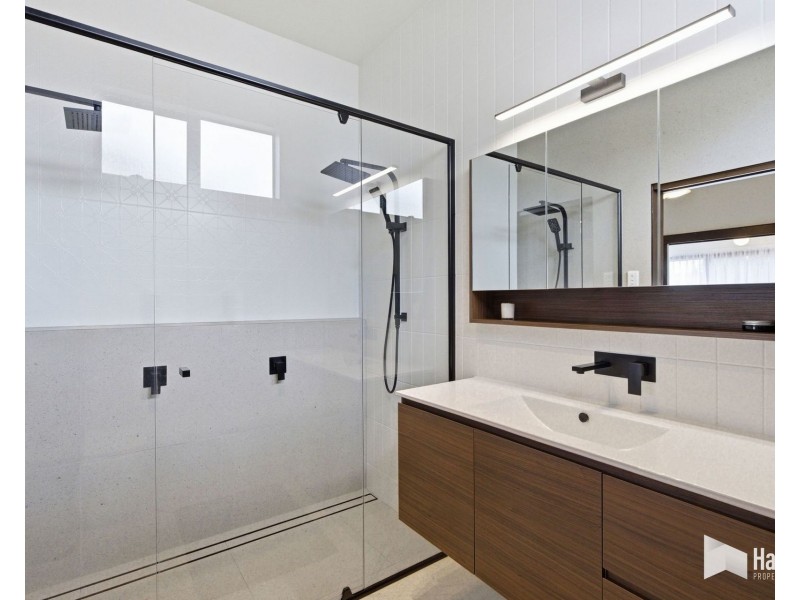 11 Hilltop Avenue, Devonport TAS 7310