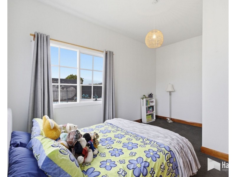11 Hilltop Avenue, Devonport TAS 7310