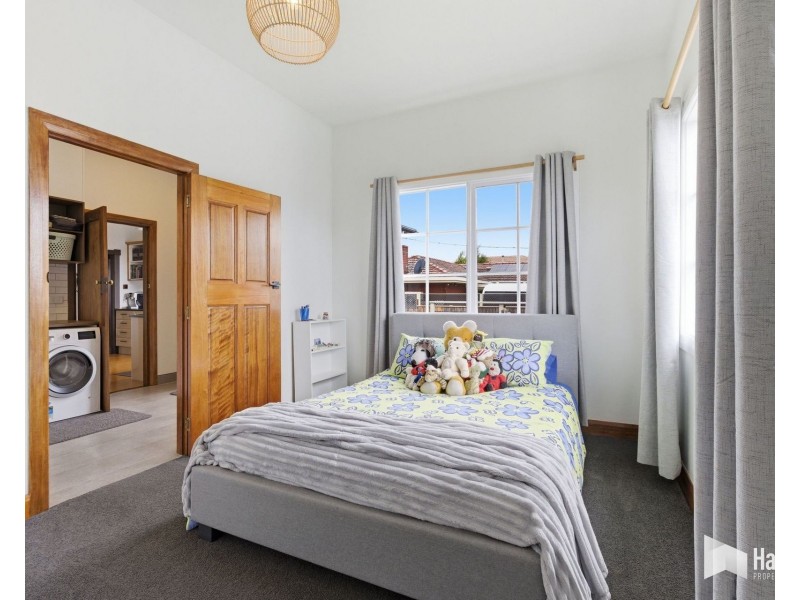 11 Hilltop Avenue, Devonport TAS 7310