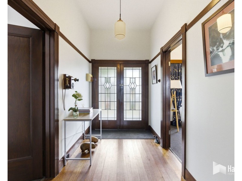 11 Hilltop Avenue, Devonport TAS 7310