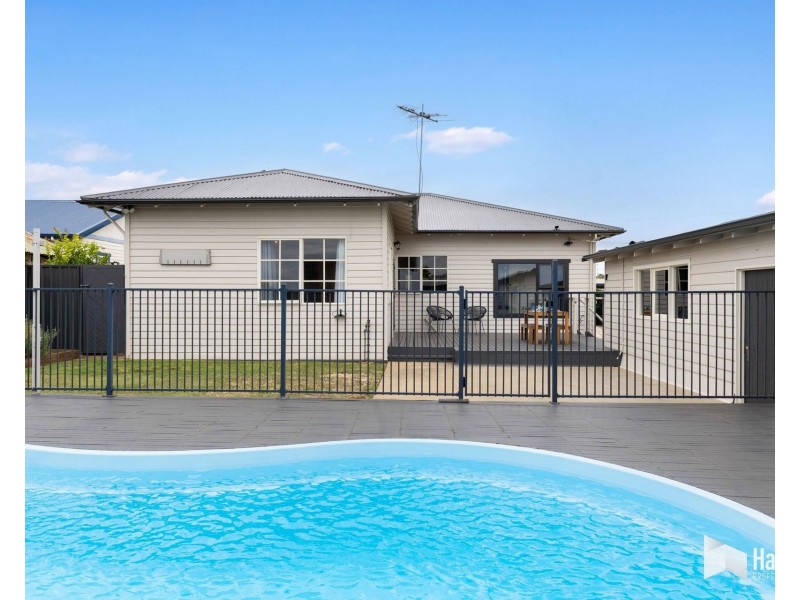 11 Hilltop Avenue, Devonport TAS 7310