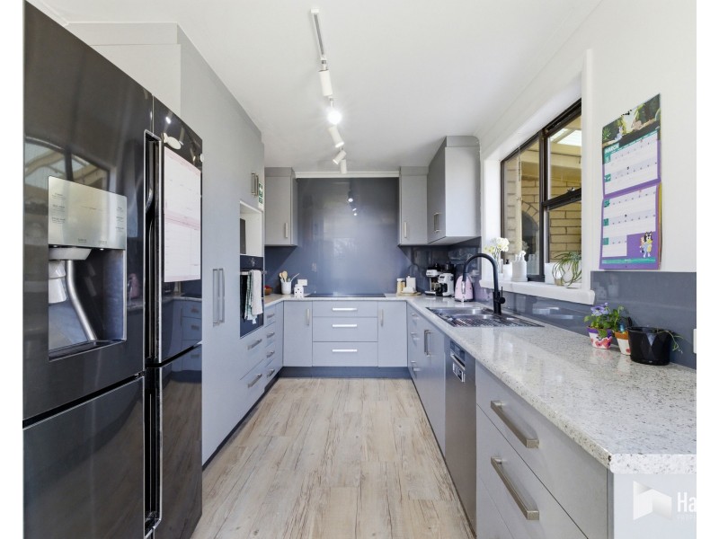 4 Seabreeze Avenue, Shearwater TAS 7307