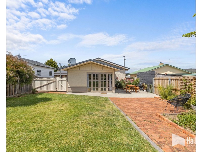 16 Henry Street, Devonport TAS 7310