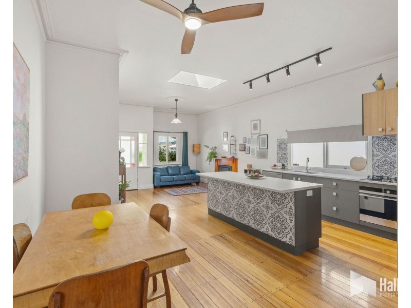 16 Henry Street, Devonport TAS 7310