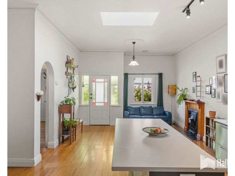 16 Henry Street, Devonport TAS 7310