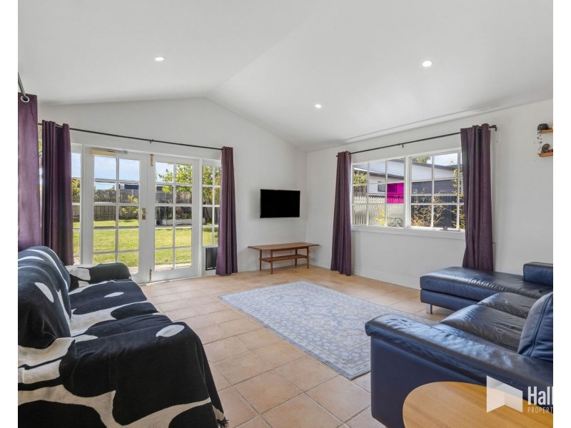 16 Henry Street, Devonport TAS 7310