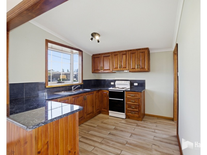 33 Turners Avenue, Turners Beach TAS 7315