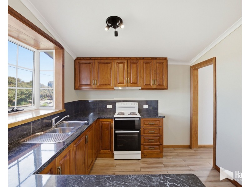 33 Turners Avenue, Turners Beach TAS 7315
